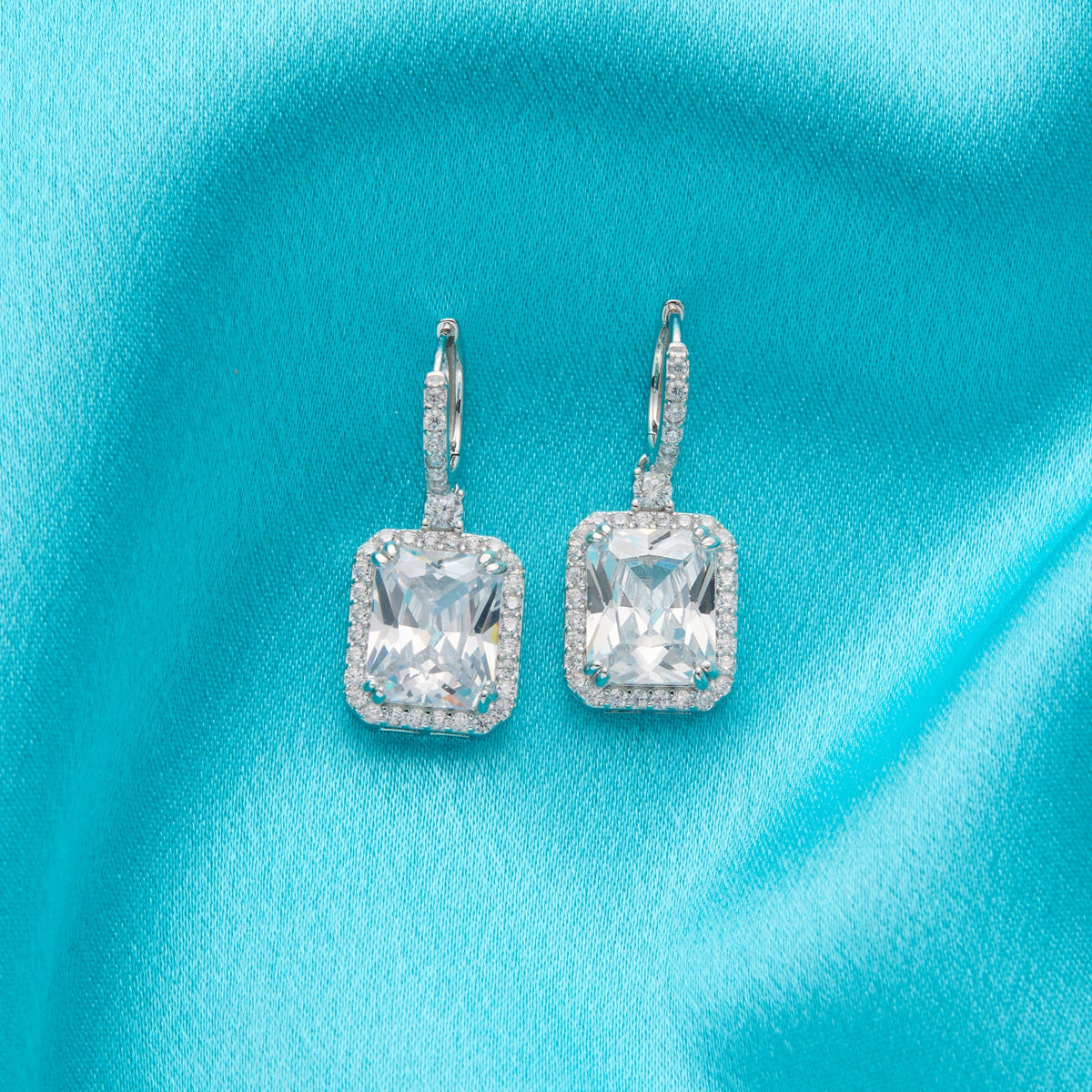 Timeless Earrings – Elegant & Versatile Jewelry for Everyday Wear & Gifting
